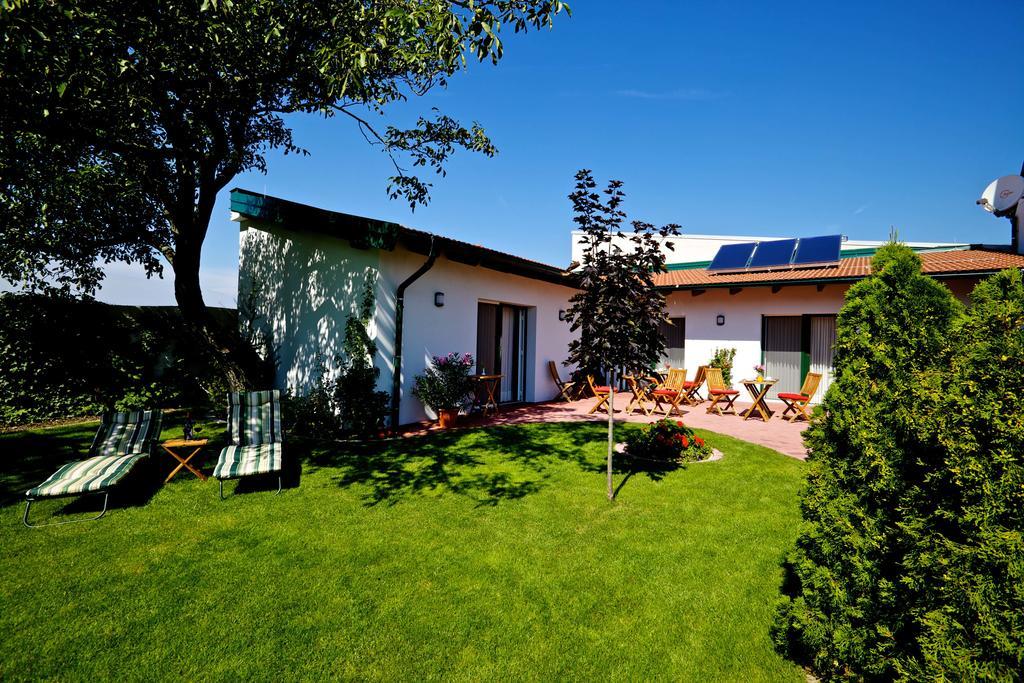 Gastehaus Samira Hotel Purbach am Neusiedlersee Exterior photo